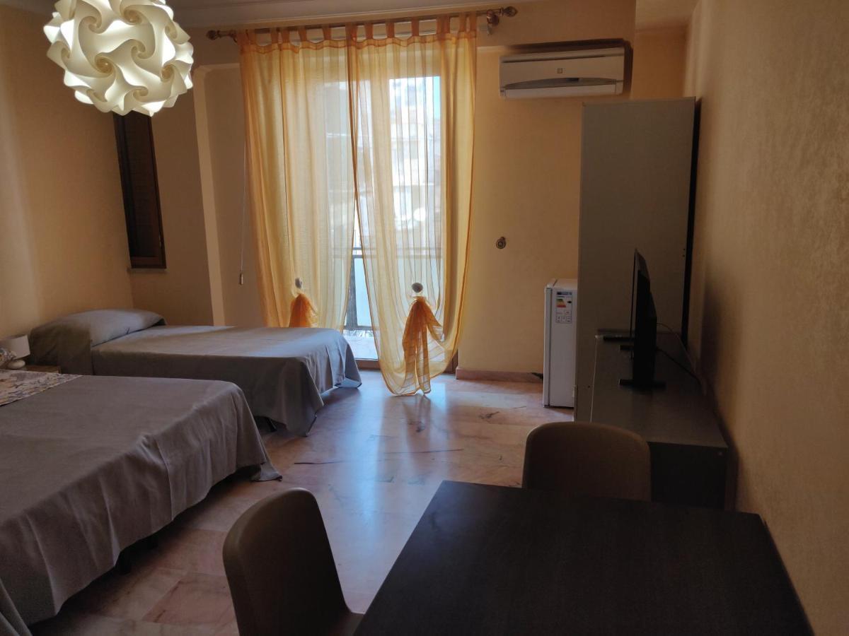 Bed & Breakfast Casa Vittoria Santo Stefano di Camastra Exteriör bild
