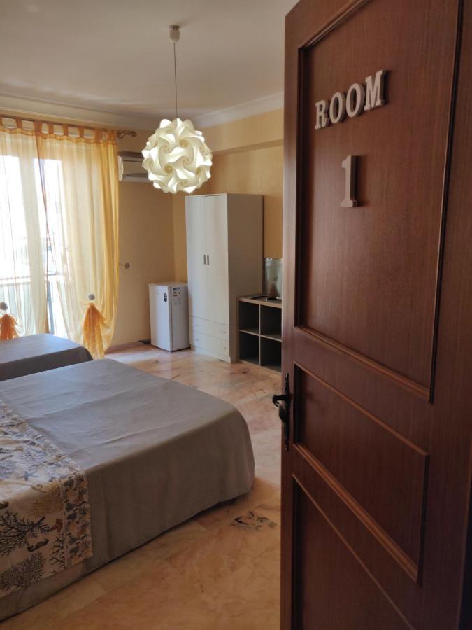 Bed & Breakfast Casa Vittoria Santo Stefano di Camastra Exteriör bild